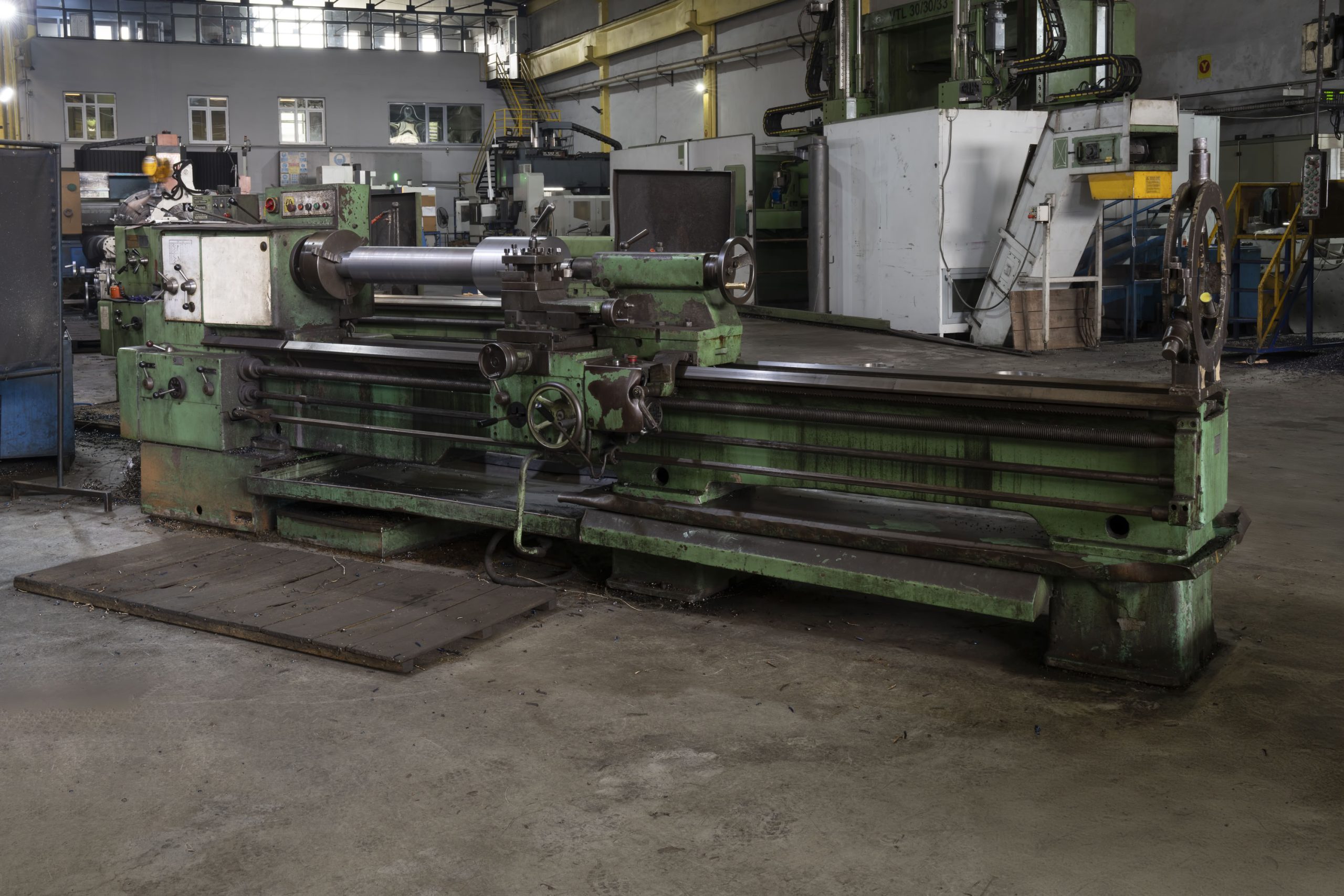 Universal & Vertical Lathe Machines