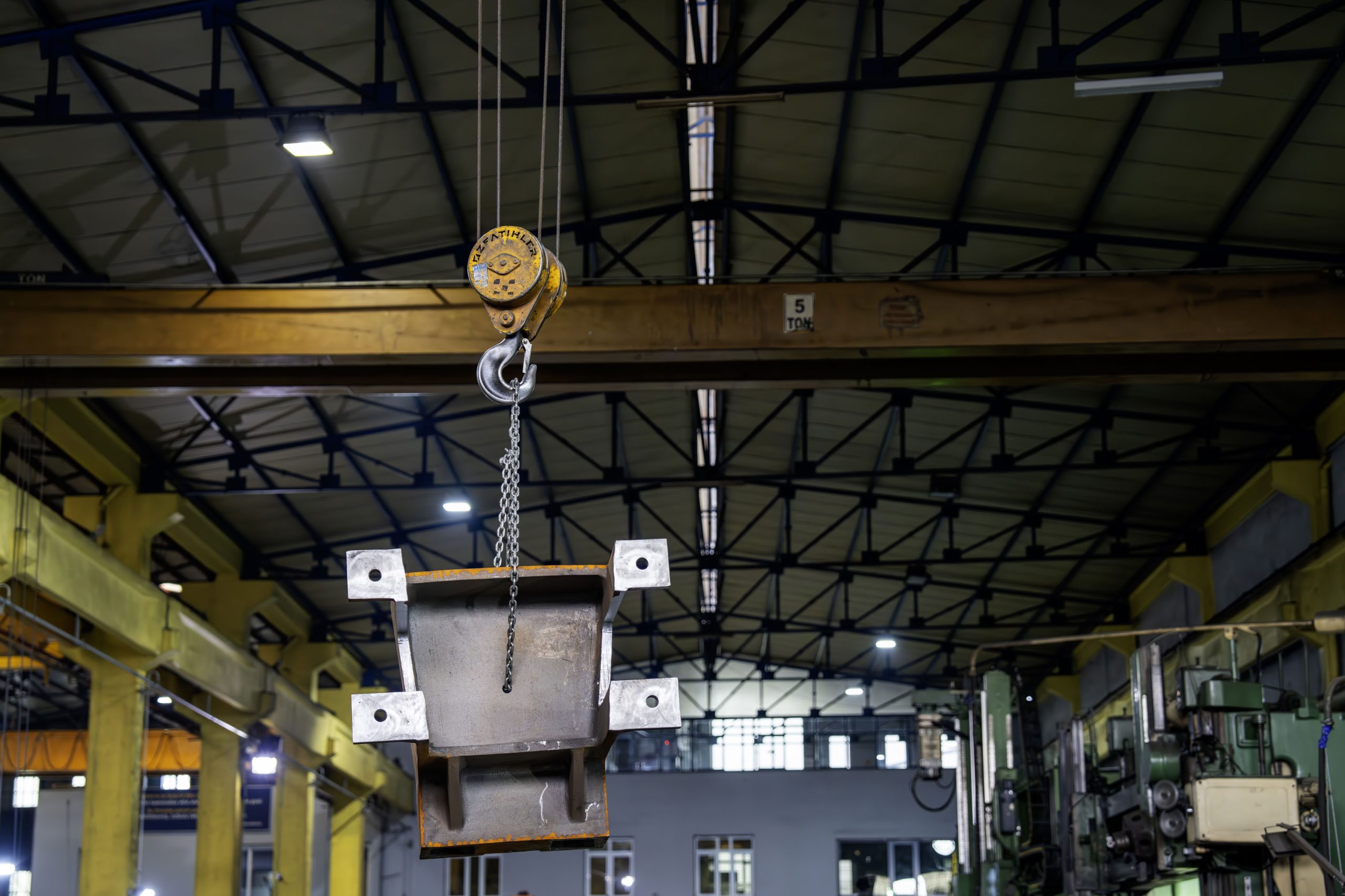 Cranes & Lifting Equipment