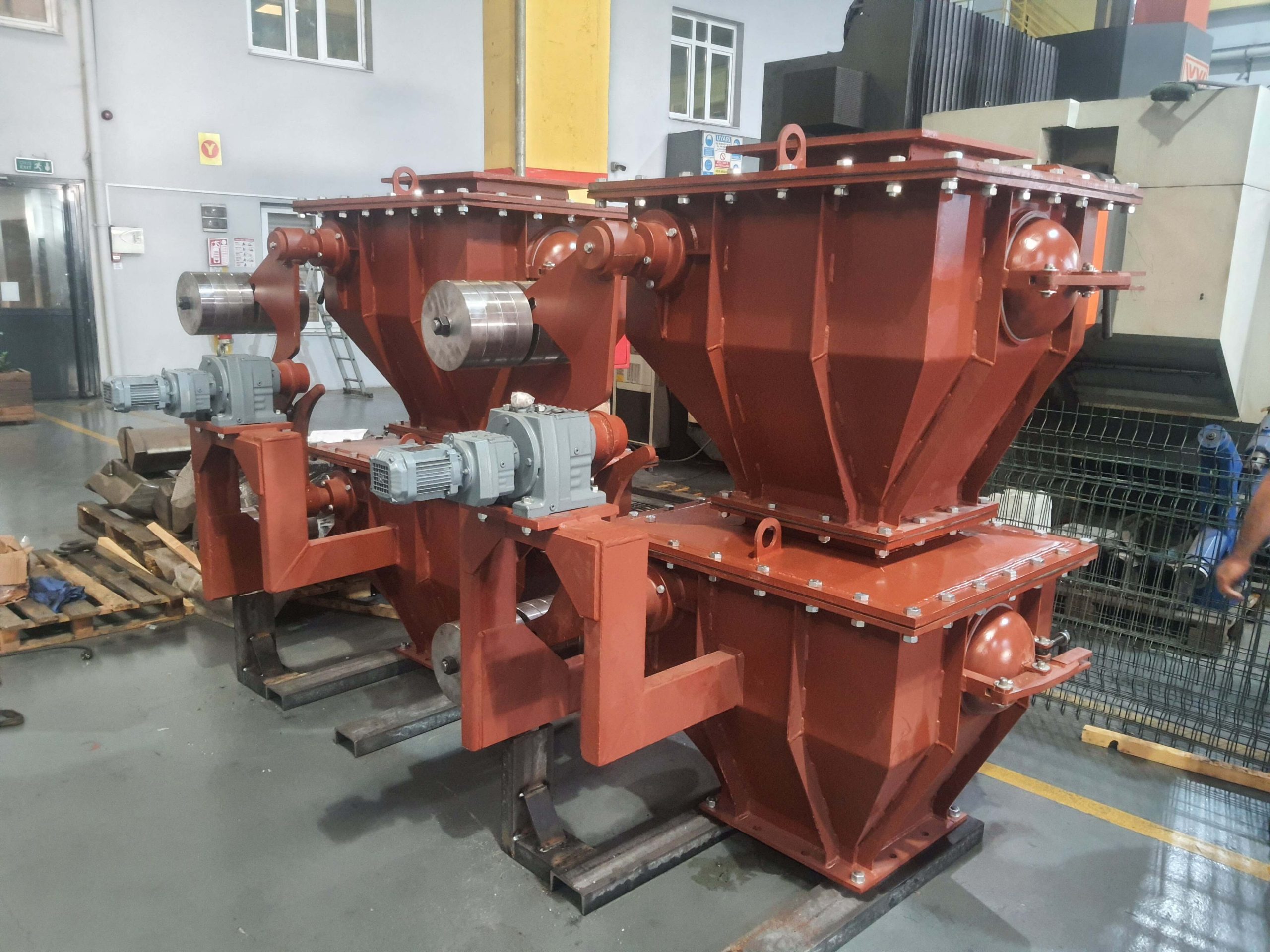 Double-Cone Feeder