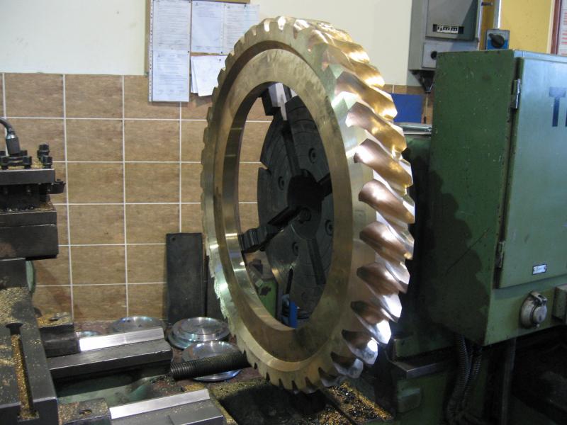 Industrial Gears and Reducers