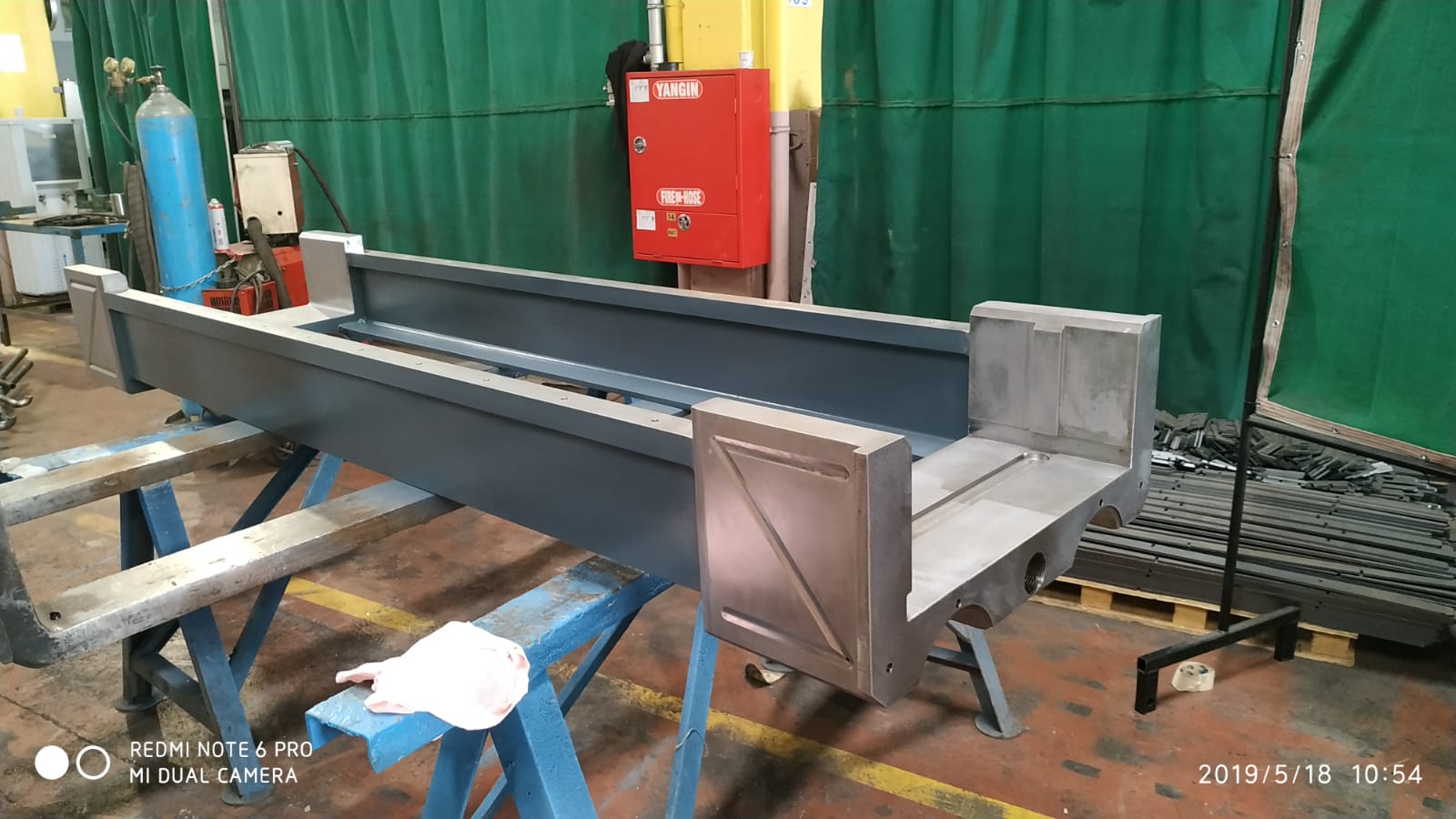 Stabilising Roll Frames